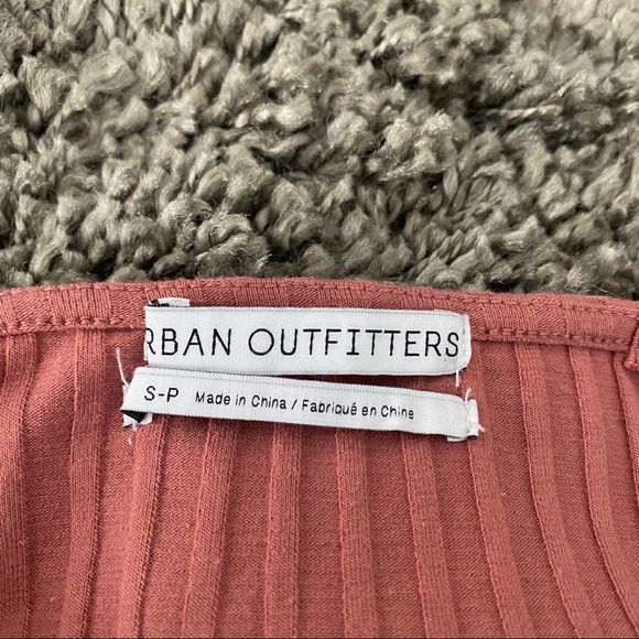 💙UO Cropped Tank Size S - Picture 3 of 3